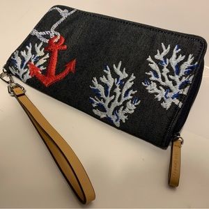 VERA BRADLEY RFID Beach Wristlet Wallet Shore Thing Anchor Coral - Navy denim.